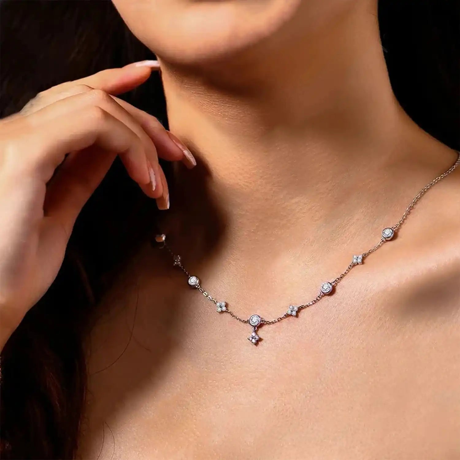 Floral Radiance Moissanite Pendant Necklace